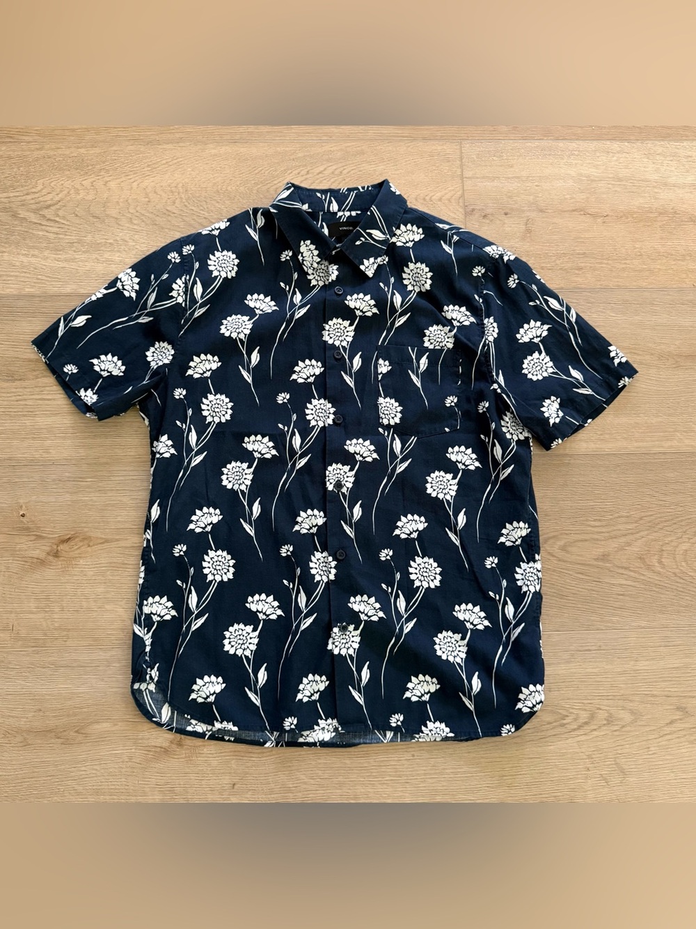 Vince Men’s Classic Fit Floral Short Sleeve Button Up Shirt Medium Navy